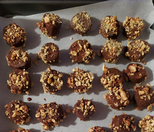 Nourishing Chocolate & peanut Covered Banana Slices| Plant-based